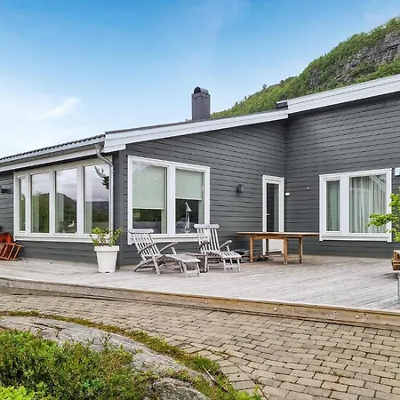 Holiday home Gorgeous In Revsnes With Wifi Refsnes