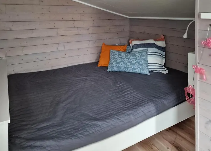 Gorgeous In Revsnes With Wifi * Refsnes